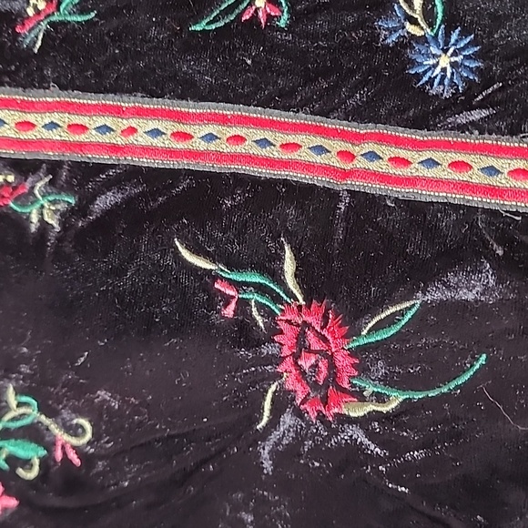 Ann Taylor Back Red Velvet Asian Floral Vest - Picture 5 of 11